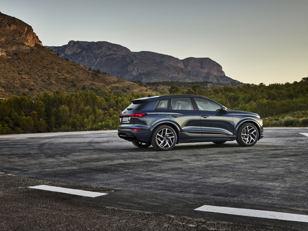Audi Q6 e-tron: El primero de una prometedora gama de vehículos eléctricos 24 Motor16 2024 Audi Q6 e tron 63 Motor16