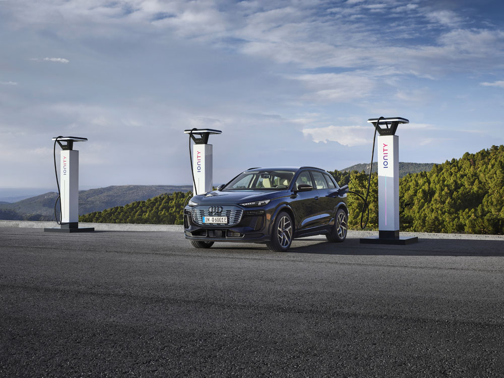 Audi Q6 e-tron: El primero de una prometedora gama de vehículos eléctricos 42 Motor16 2024 Audi Q6 e tron 81 Motor16