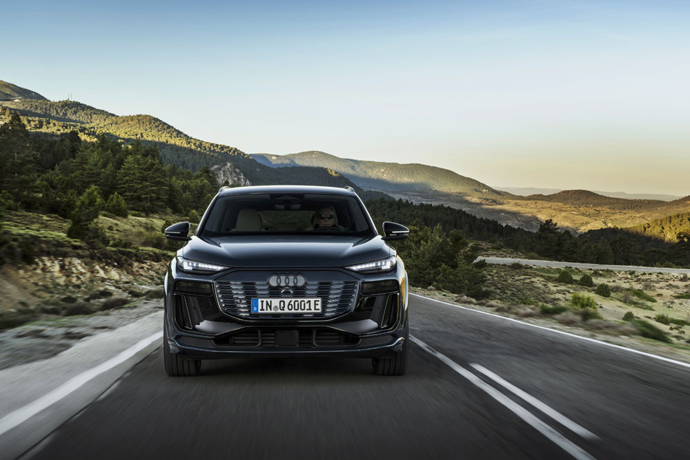 Audi Q6 e-tron: El primero de una prometedora gama de vehículos eléctricos 52 Motor16 2024 Audi Q6 e tron 91 Motor16