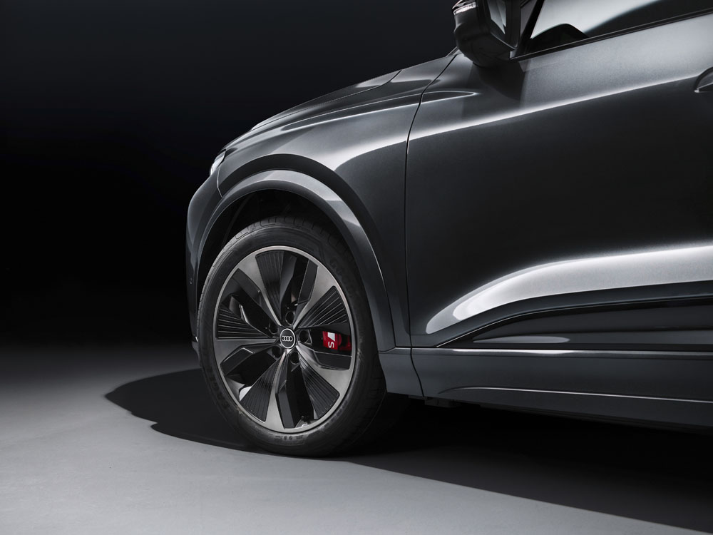 Audi Q6 e-tron: El primero de una prometedora gama de vehículos eléctricos 113 Motor16 2024 Audi SQ6 e tron 14 Motor16