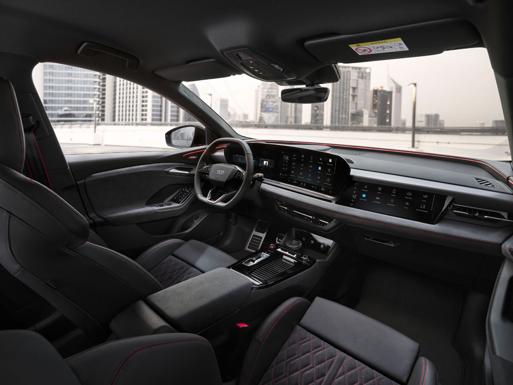 Audi Q6 e-tron: El primero de una prometedora gama de vehículos eléctricos 2 Motor16 2024 Audi Q6 e-tron. Imagen salpicadero.