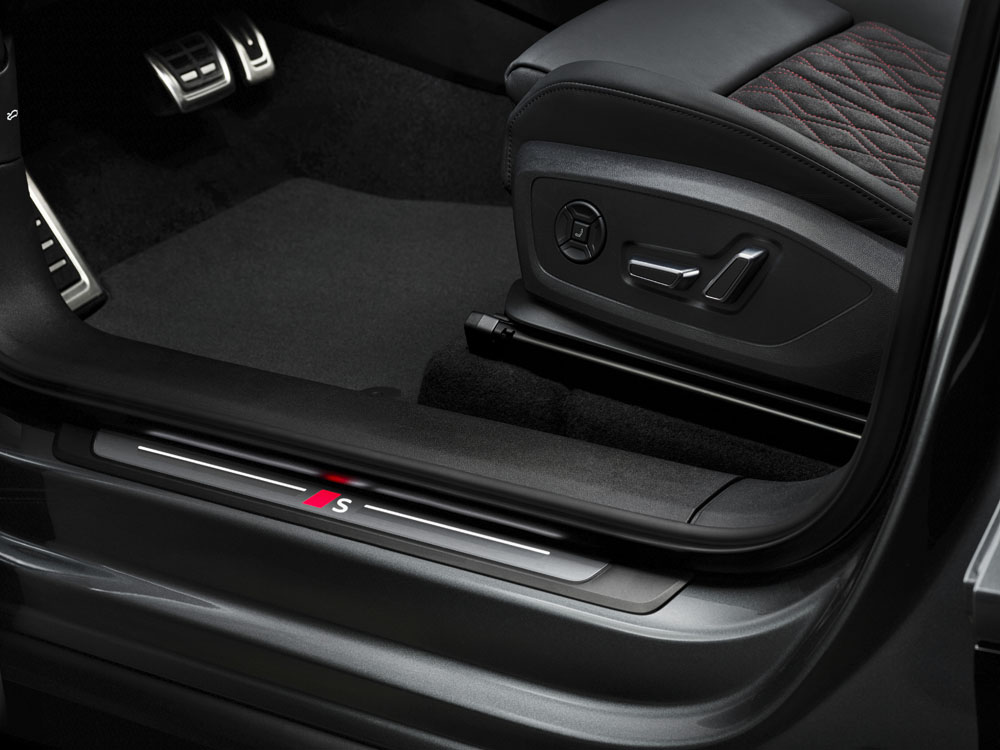 Audi Q6 e-tron: El primero de una prometedora gama de vehículos eléctricos 131 Motor16 2024 Audi SQ6 e tron 24 Motor16