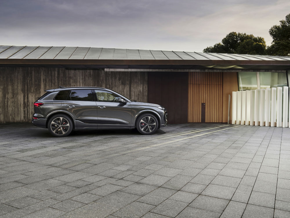 Audi Q6 e-tron: El primero de una prometedora gama de vehículos eléctricos 83 Motor16 2024 Audi SQ6 e tron 27 Motor16