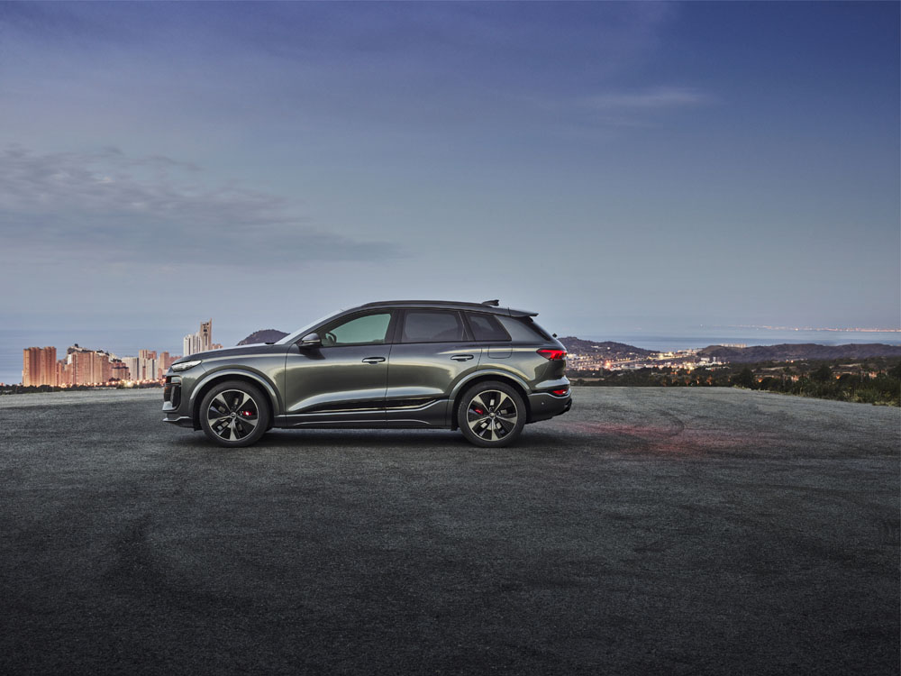 Audi Q6 e-tron: El primero de una prometedora gama de vehículos eléctricos 92 Motor16 2024 Audi SQ6 e tron 44 Motor16