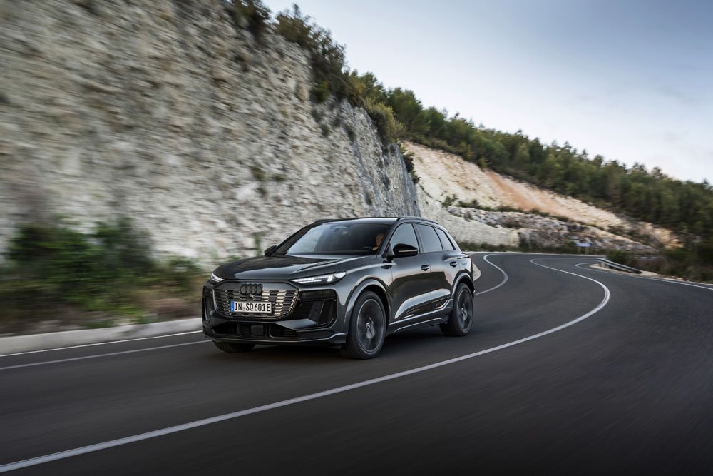 Audi Q6 e-tron: El primero de una prometedora gama de vehículos eléctricos 98 Motor16 2024 Audi SQ6 e tron 50 Motor16