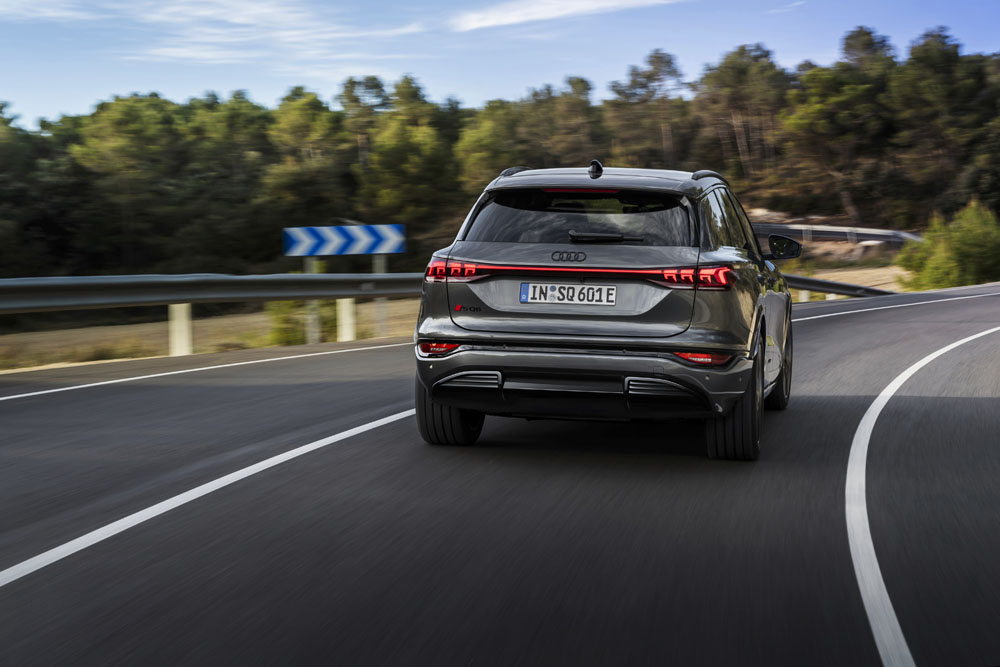 Audi Q6 e-tron: El primero de una prometedora gama de vehículos eléctricos 108 Motor16 2024 Audi SQ6 e tron 60 Motor16