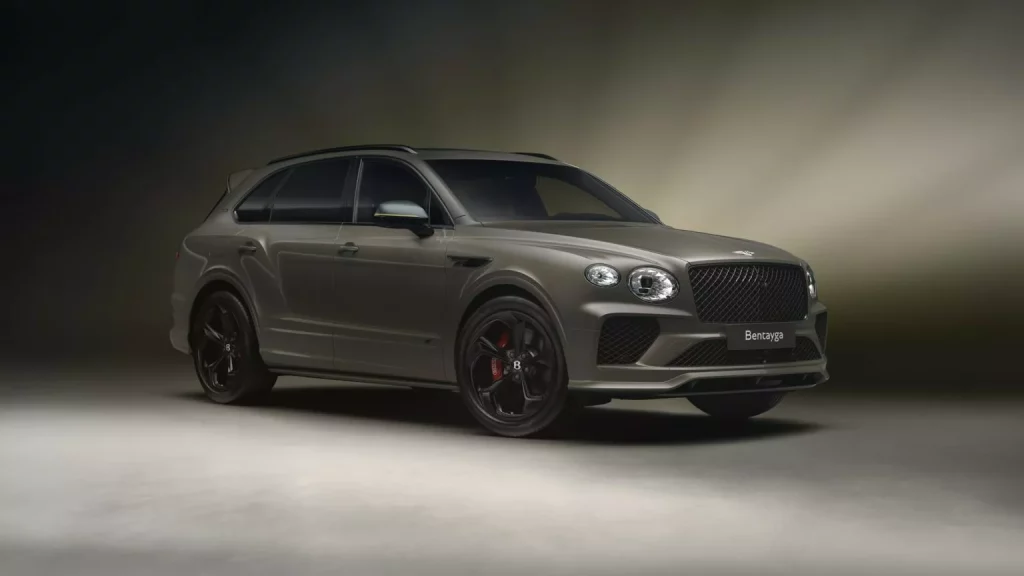 Tres Bentley Bentayga para tres mujeres irrepetibles 1 Motor16 2024 Bentley Bentayga Girls Edition. Imagen estudio.