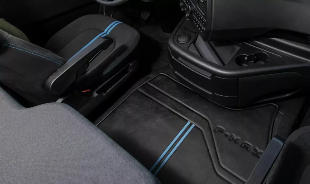 La última edición especial de Ford ha sido creada para su inmenso F-MAX 15 Motor16 2024 Ford F Max Blackline 8 Motor16