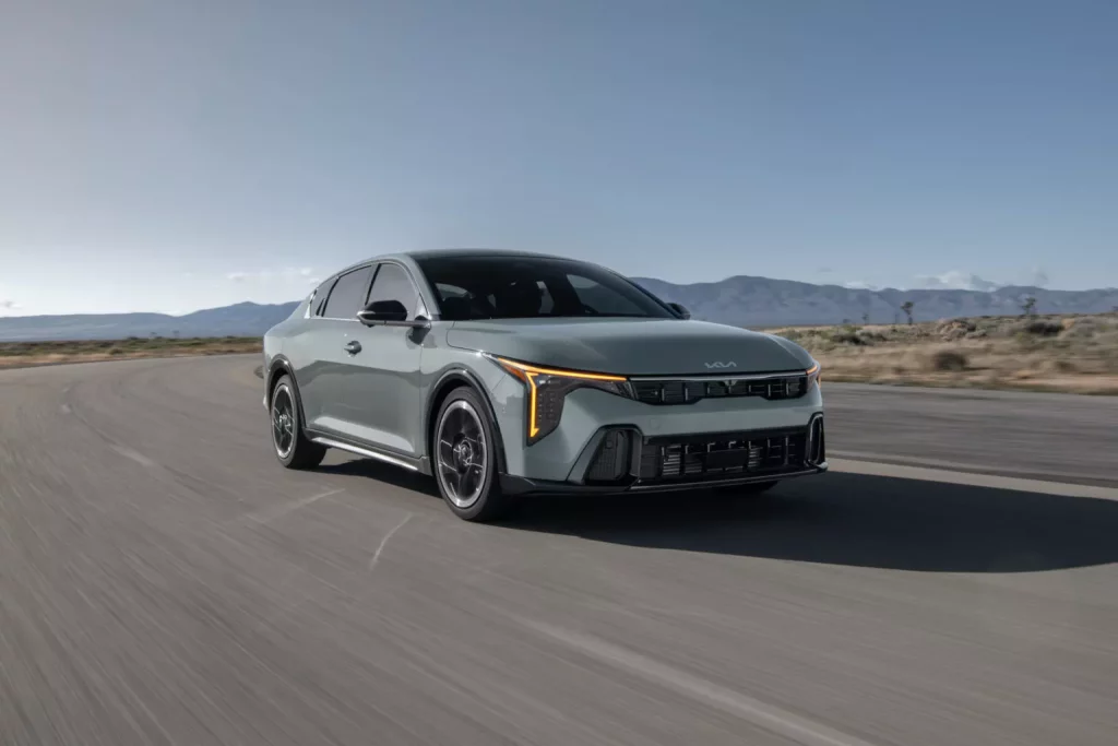 2024 Kia K4. Imagen portada.
