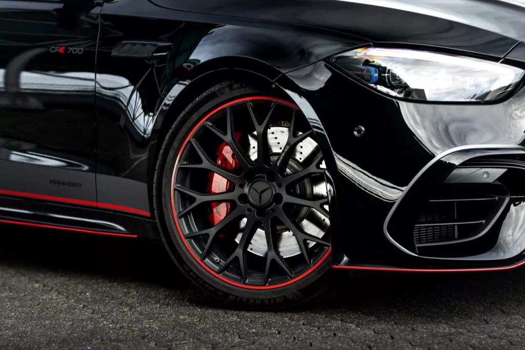 Los 4 cilindros del Mercedes-AMG C 63 S E Performance no son problema para Manhart 16 Motor16 2024 MANHART CRE700 Mercedes AMG C63 S E Performance 13 Motor16
