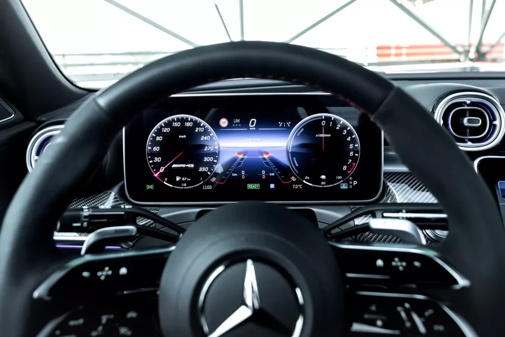 Los 4 cilindros del Mercedes-AMG C 63 S E Performance no son problema para Manhart 24 Motor16 2024 MANHART CRE700 Mercedes AMG C63 S E Performance 21 Motor16