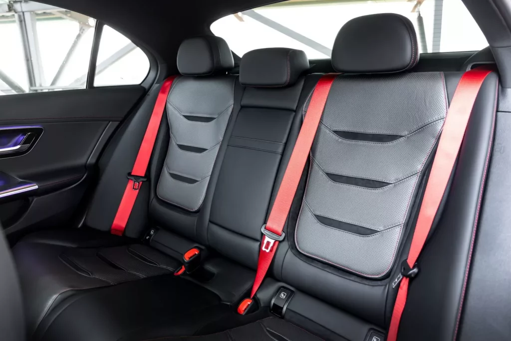 Los 4 cilindros del Mercedes-AMG C 63 S E Performance no son problema para Manhart 28 Motor16 2024 MANHART CRE700 Mercedes AMG C63 S E Performance 25 Motor16
