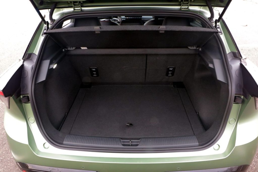 MG4 XPower: Probamos un deportivo compacto eléctrico a precio de 'low cost' 5 Motor16 2024 MG4 XPower. Prueba. Imagen maletero.