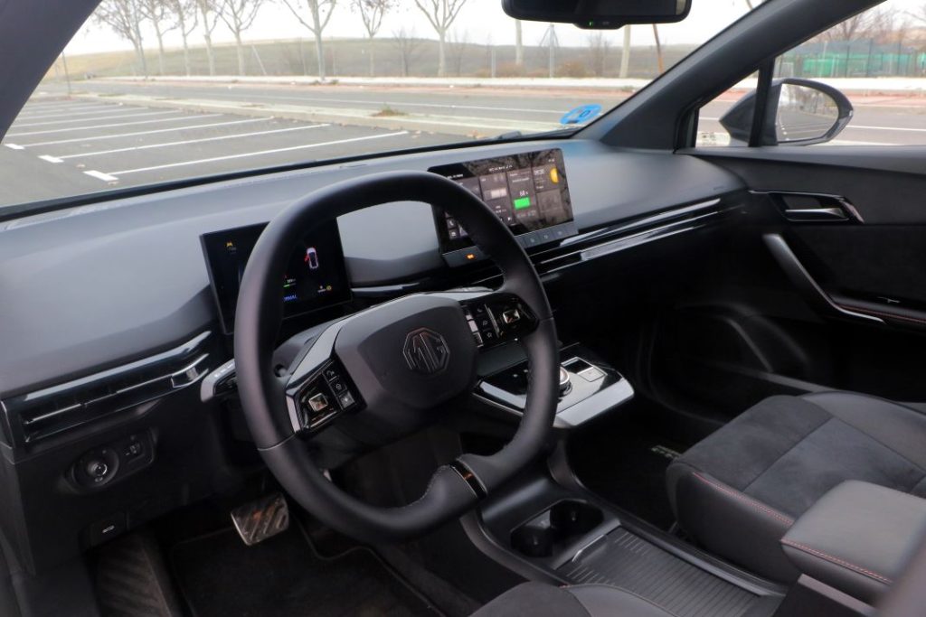 MG4 XPower: Probamos un deportivo compacto eléctrico a precio de 'low cost' 2 Motor16 2024 MG4 XPower. Pureba. Imagen salpicadero.