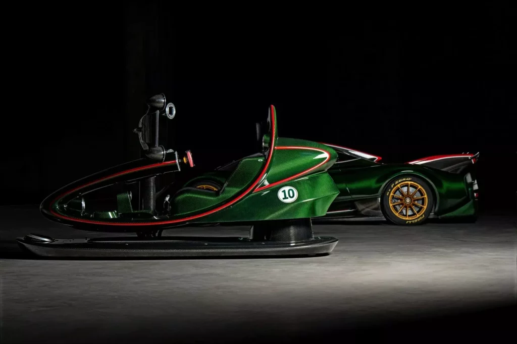 Pagani convierte su Huayra R en el simulador de conducción más caro del mundo 1 Motor16 2024 Pagani Huayra R Simulador. Imagen lateral.