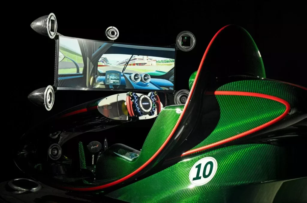Pagani convierte su Huayra R en el simulador de conducción más caro del mundo 3 Motor16 2024 Pagani Huayra R Simulador. Imagen detalle.