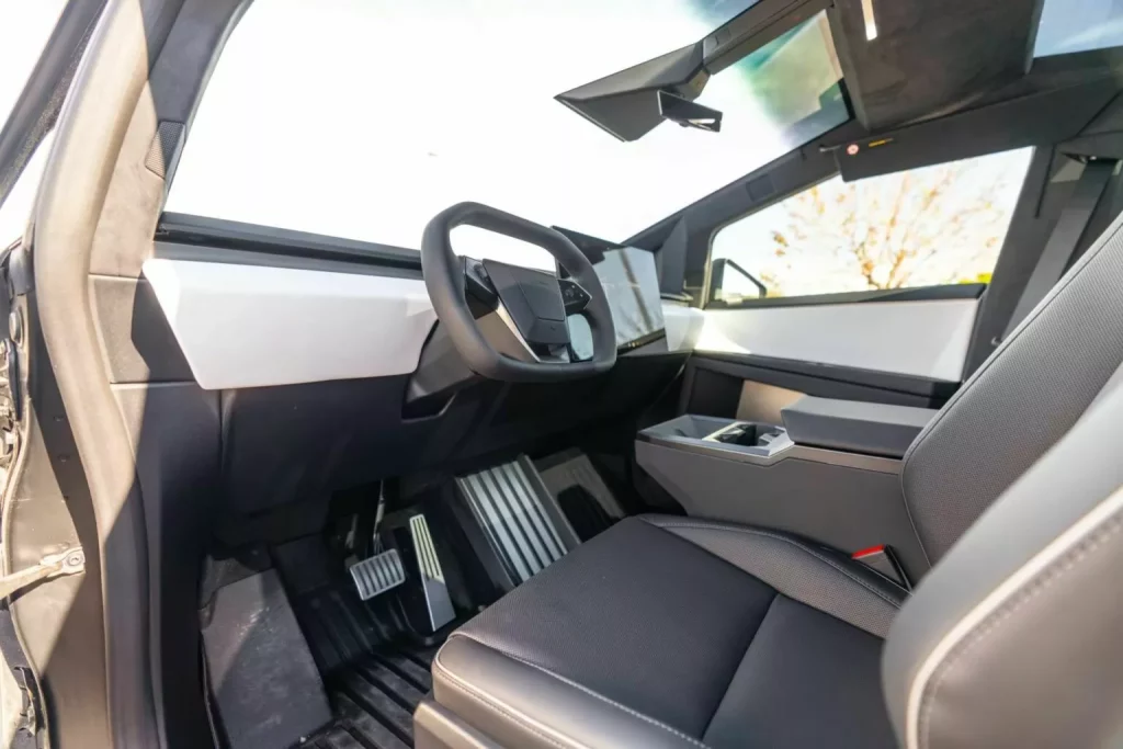2024 Tesla Cybertruck Mecum 10 Motor16
