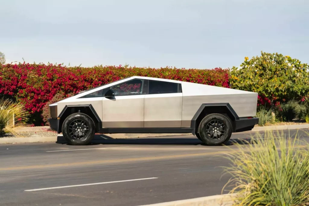 2024 Tesla Cybertruck Mecum 2 Motor16