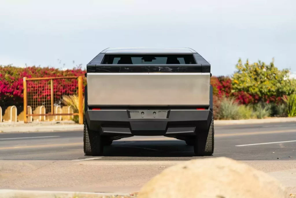2024 Tesla Cybertruck Mecum 5 Motor16