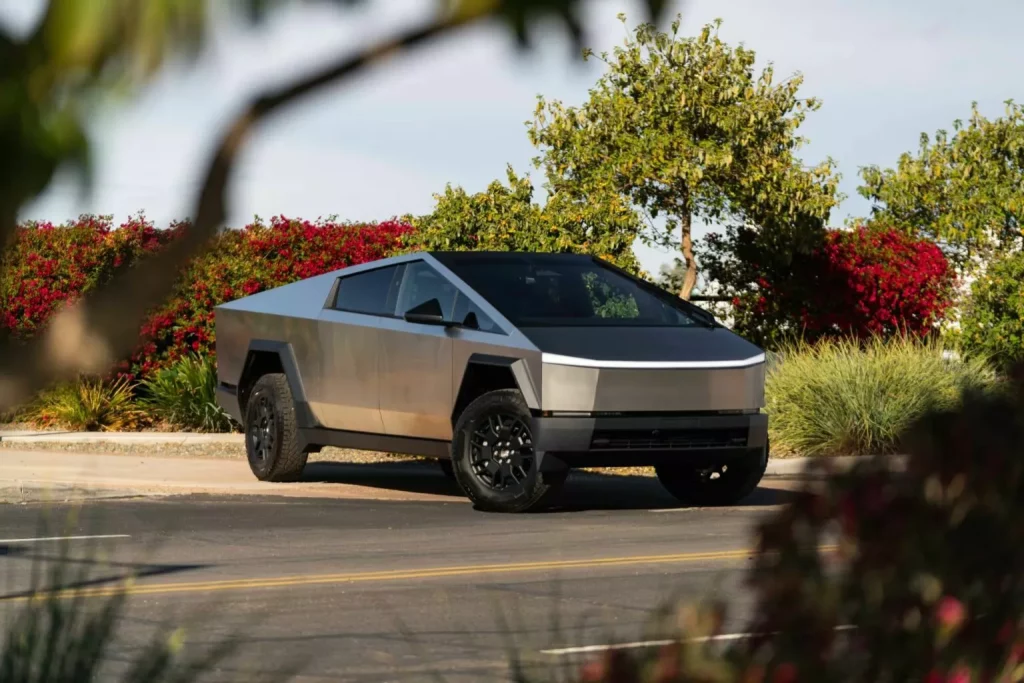 2024 Tesla Cybertruck Mecum 8 Motor16