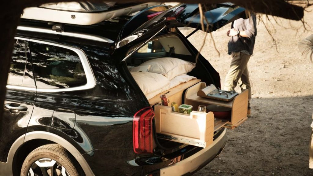 Convertir tu SUV en un vehículo camper nunca fue tan fácil... Ni barato 8 Motor16 2024 van lab suv modulo camper 5 Motor16