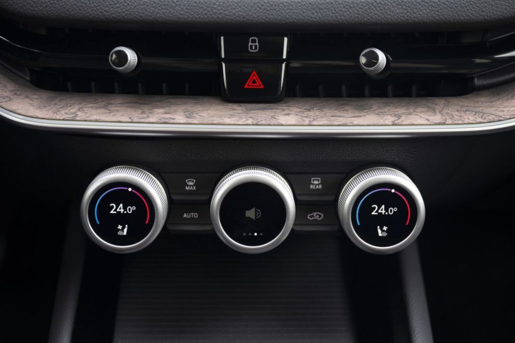 74 skoda superb combi interior cc460a34 1920x1280 1 Motor16