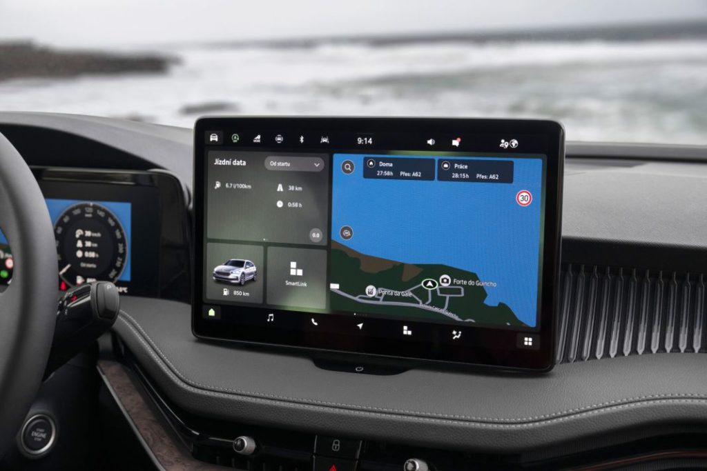 75 skoda superb combi interior 72ced870 1920x1280 2 Motor16