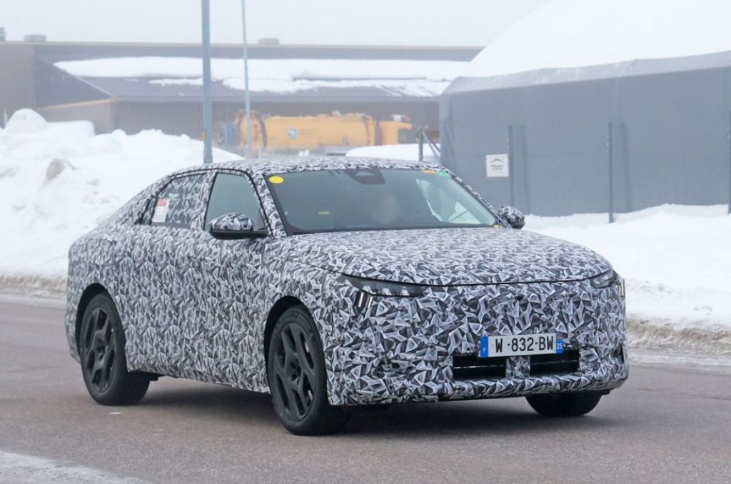DS8, el futuro buque insignia empieza a rodar 4 Motor16 DS8 Crossback 2 Motor16