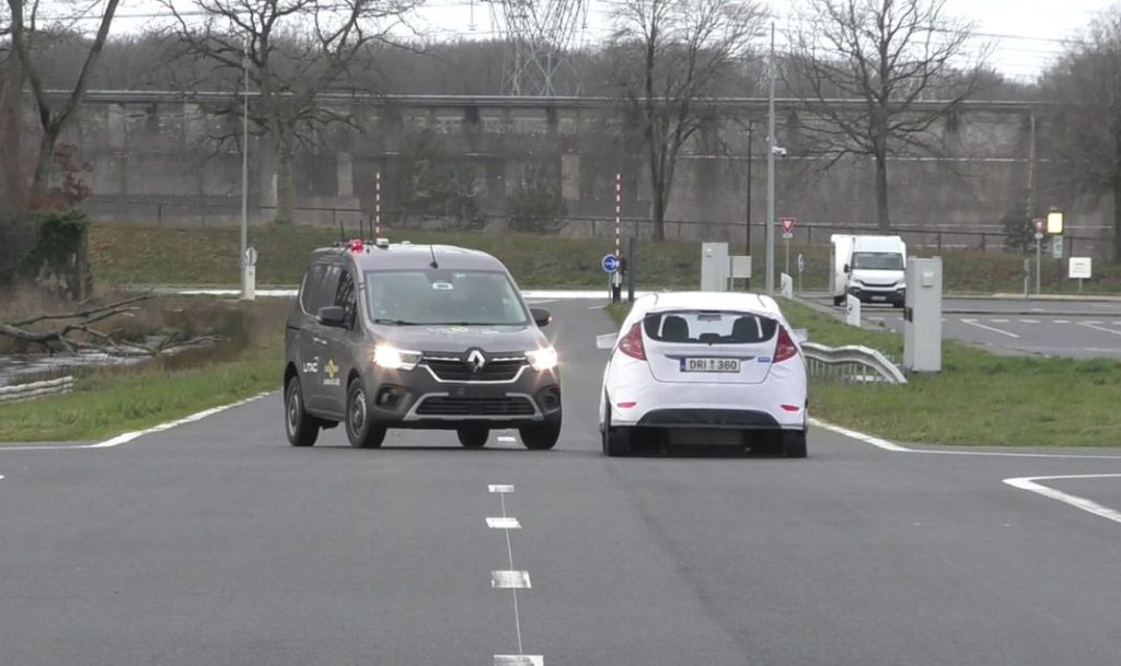 Furgonetas pequeñas: ¿cuáles son las más seguras del mercado? 1 Motor16 Euro NCAP furgonetas Reanult Kangoo marzo 2024 Motor16