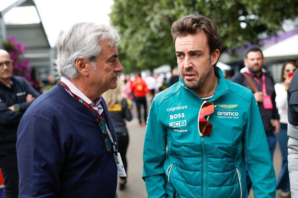 Carlos Sainz logra una victoria para los libros de historia de la F-1 6 Motor16 EuropaPress 5846139 alonso fernando spa aston martin f1 team amr24 portrait sainz carlos spa Motor16
