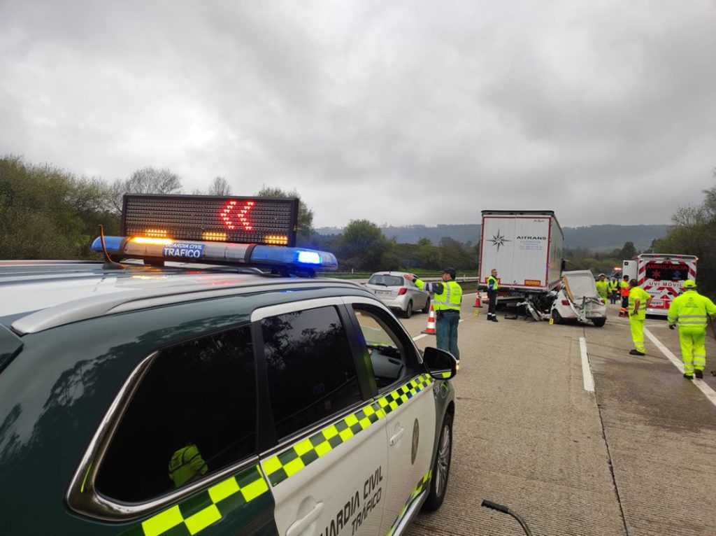 ¿Cuánto vale una muerte en un accidente de tráfico? La DGT calcula el coste 12 Motor16 EuropaPress accidente trafico a 66 sentido gijon Motor16