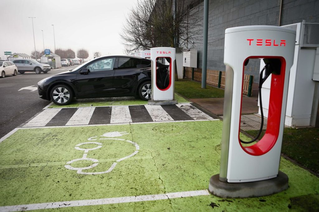 Las solicitudes del Plan Moves III de este año se cobrarán con efecto retroactivo 4 Motor16 EuropaPress coche electrico cargador tesla Motor16