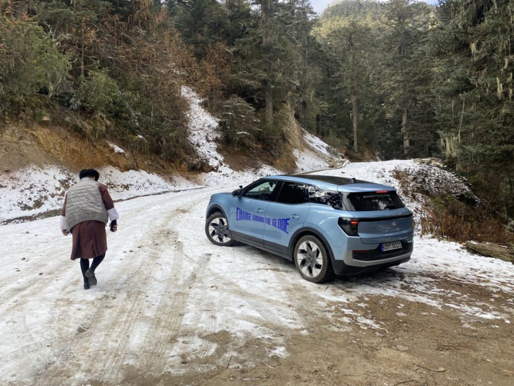 Ford Explorer Lexie Alford record1 Bhutan Motor16