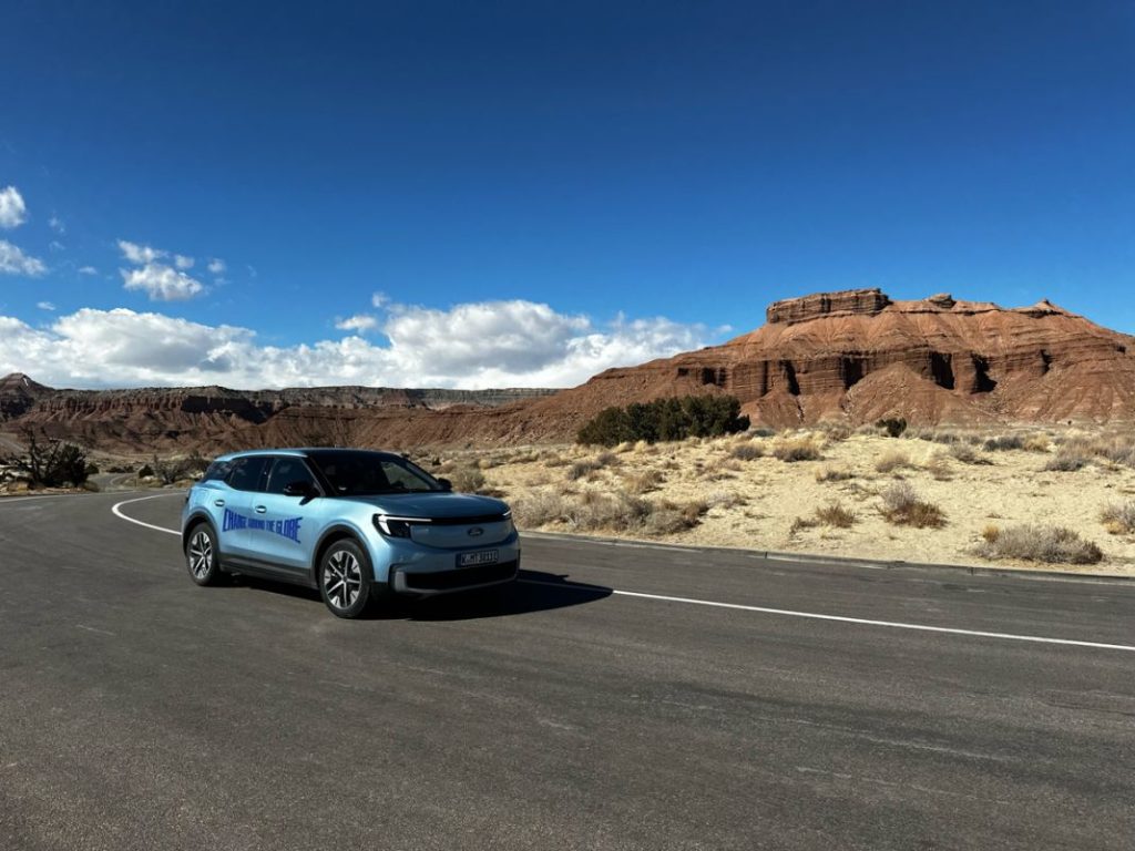 Ford Explorer Lexie Alford record USA Motor16