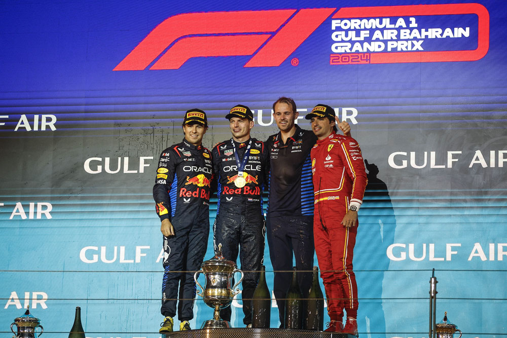 Bahrein da la razón a Fernando Alonso y una gran satisfacción a Carlos Sainz 9 Motor16 GP BAHREIN FORMULA 1 2024 PODIO Motor16