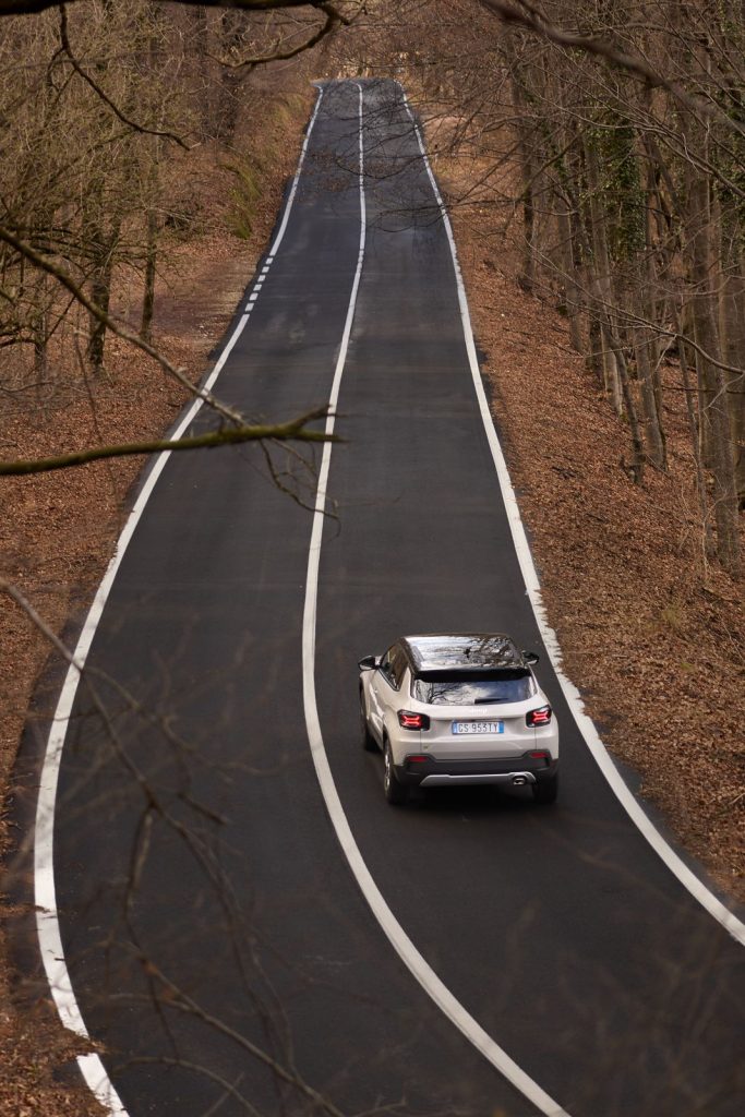 Primera prueba del Jeep Avenger e-Hybrid: ¿La mejor versión de la gama? 17 Motor16 Jeep Avenger e hybrid 28 Motor16