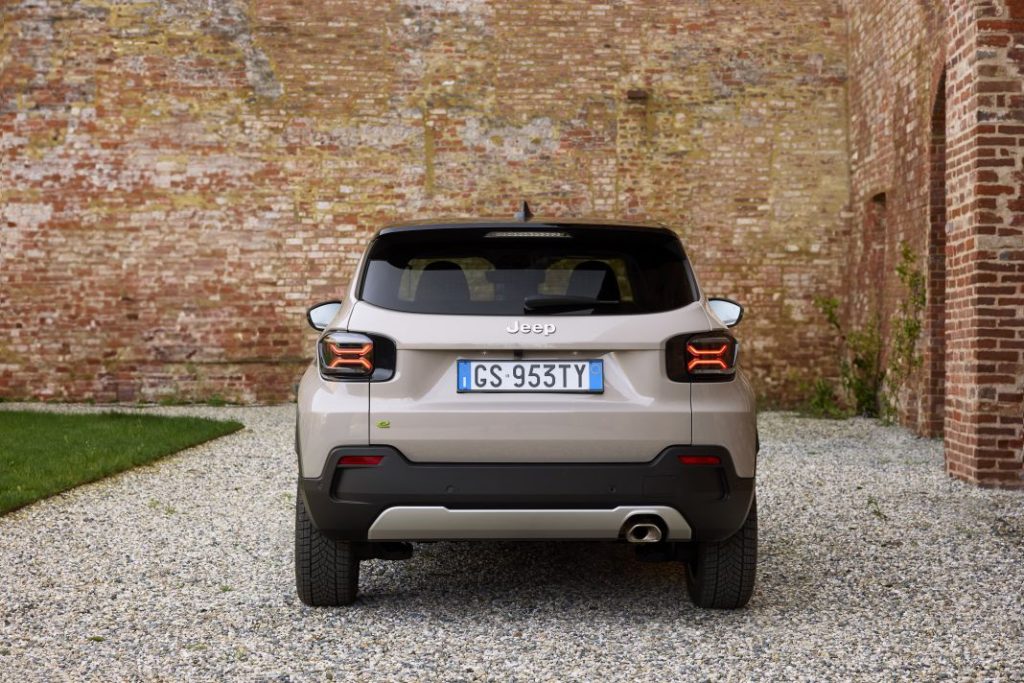 Primera prueba del Jeep Avenger e-Hybrid: ¿La mejor versión de la gama? 3 Motor16 Jeep Avenger e hybrid 33 Motor16