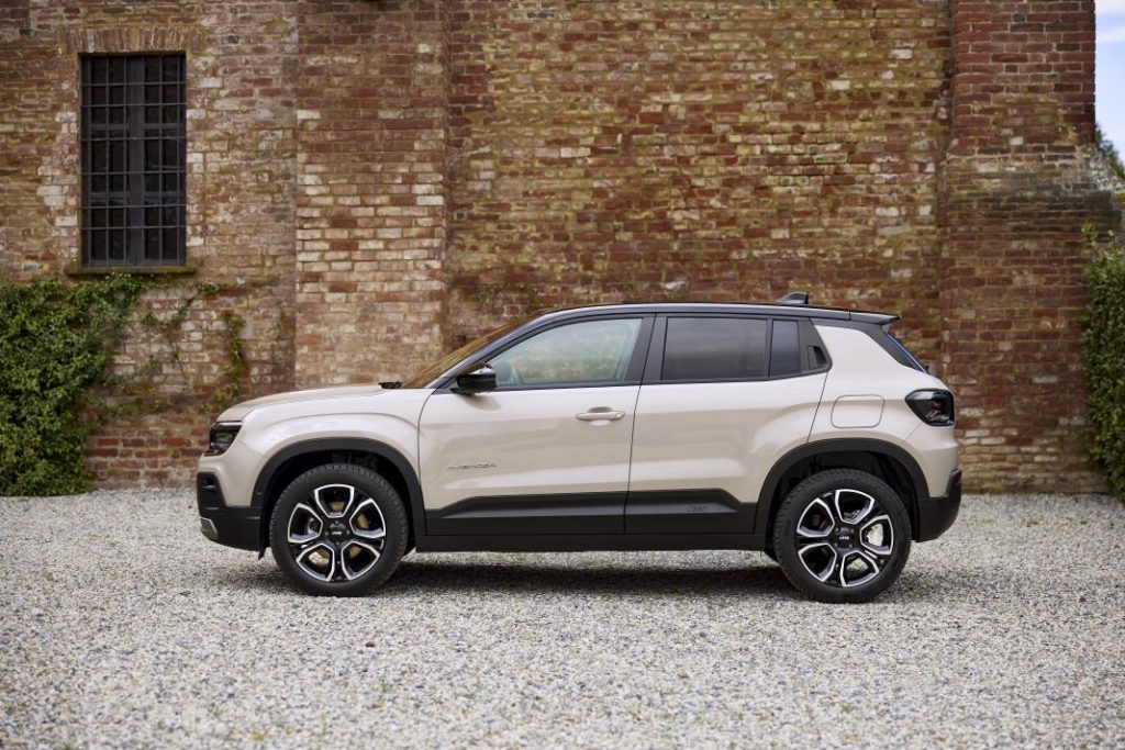 Primera prueba del Jeep Avenger e-Hybrid: ¿La mejor versión de la gama? 1 Motor16 Jeep Avenger e hybrid 36 Motor16