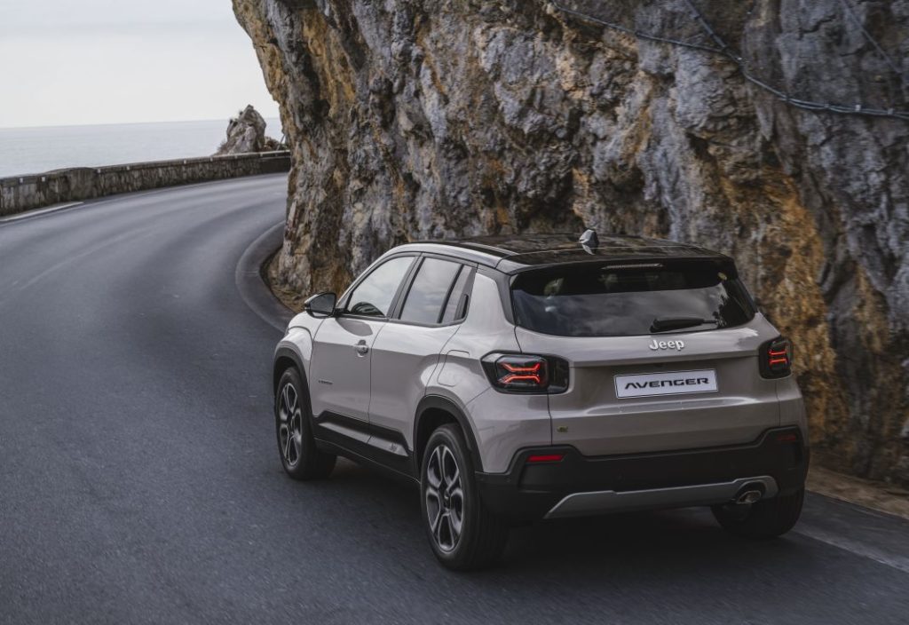 Primera prueba del Jeep Avenger e-Hybrid: ¿La mejor versión de la gama? 41 Motor16 Jeep Avenger e hybrid 5 Motor16