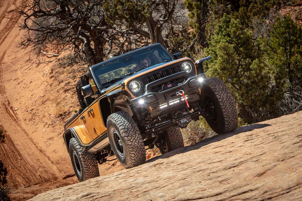 Jeep presenta sus nuevos 'juguetes' en el Easter Jeep Safari 2024 41 Motor16 Jeep® Gladiator Rubicon High Top Concept 3 Motor16