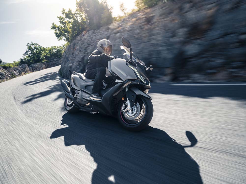 Kymco lanza una atractiva moto de perfil deportivo 12 Motor16 Kymco AK 550 Premium 23 Motor16