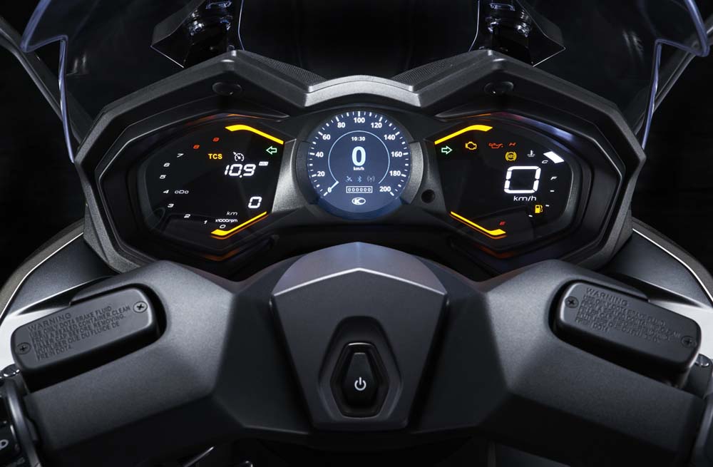 Kymco lanza una atractiva moto de perfil deportivo 26 Motor16 Kymco AK 550 Premium 42 Motor16