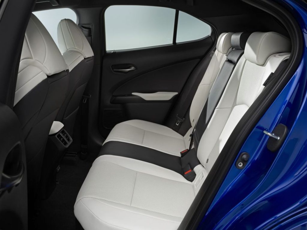 Lexus mejora el UX: más potencia, más distinción y menos consumo 23 Motor16 LEXUS UX 300H 20 Motor16