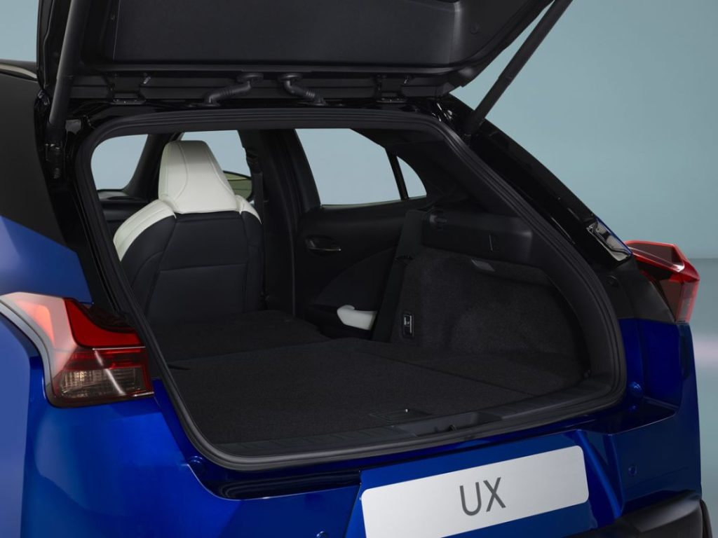 Lexus mejora el UX: más potencia, más distinción y menos consumo 28 Motor16 LEXUS UX 300H 25 Motor16