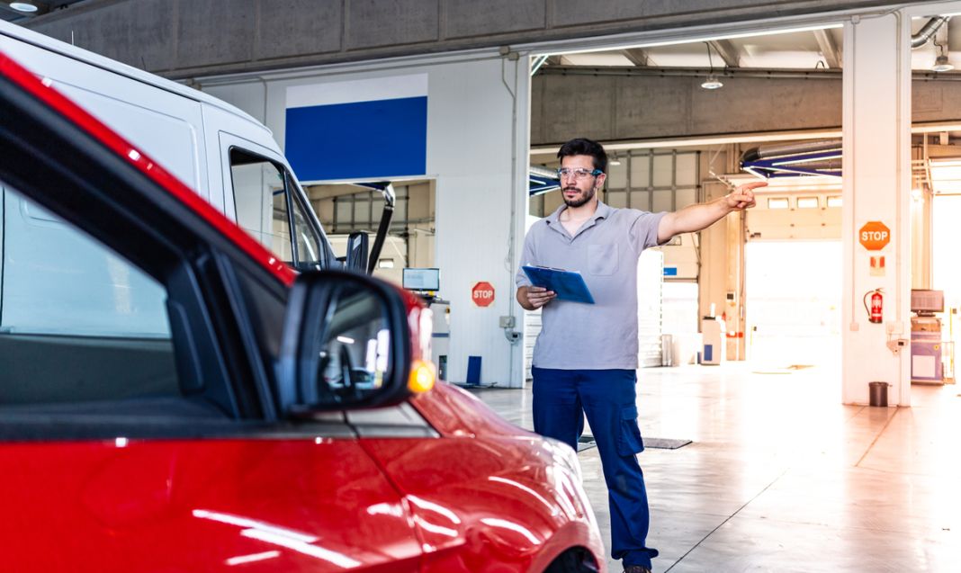 Según la DGT: ¿Dónde debo llevar la pegatina de la ITV? 3 Motor16 LA ERA DIGITAL Y LAS INSPECCIONES