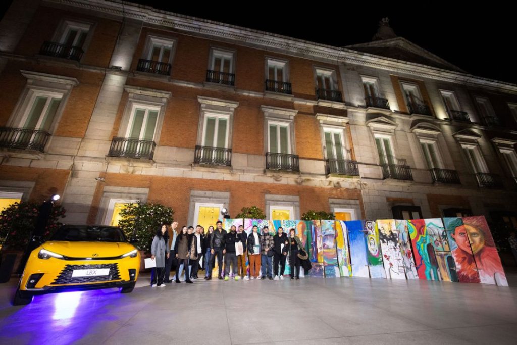 ¿Qué hace un Lexus LBX dentro del Museo Thyssen? 5 Motor16 Lexus Thyssen Intangibles mar246 Motor16