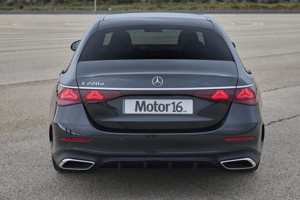 Prueba del Mercedes E 220 d: Dame más kilómetros, por favor 18 Motor16 Mercedes E 220 d Berlina 2024 17 Motor16