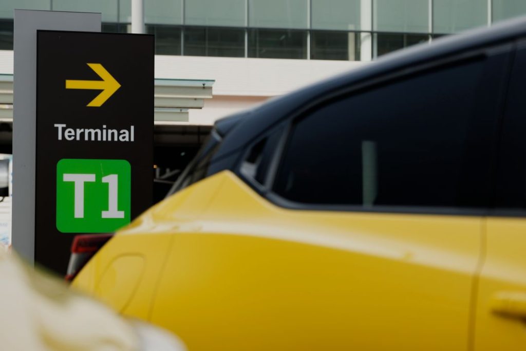 Nissan juke icon hybrid 2024 amarillo 43 Motor16