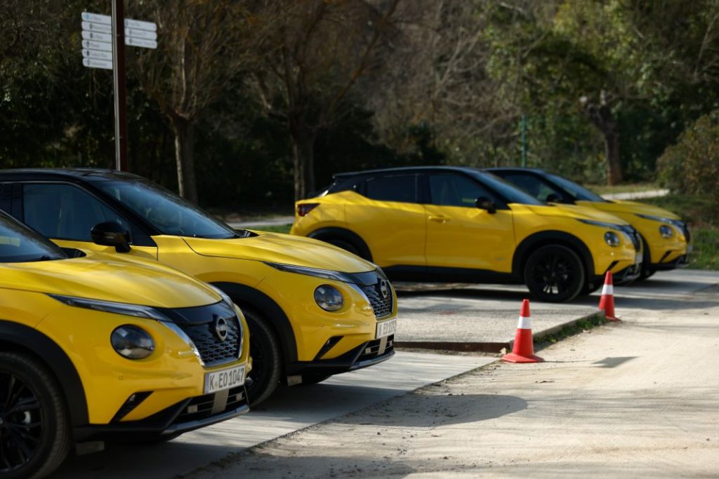 Nissan juke icon hybrid 2024 amarillo 52 Motor16
