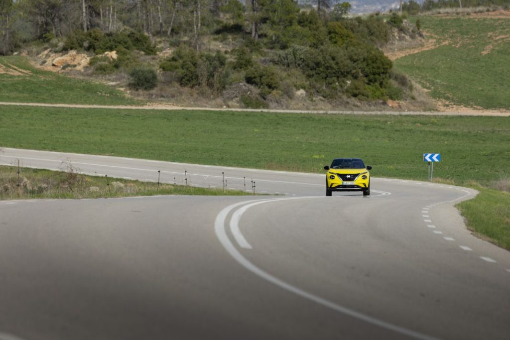 Nissan juke icon hybrid 2024 amarillo 58 Motor16